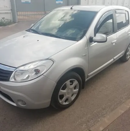 Фото №0 Рено Сандеро