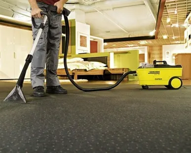 фото Очистка ковролина в офисе