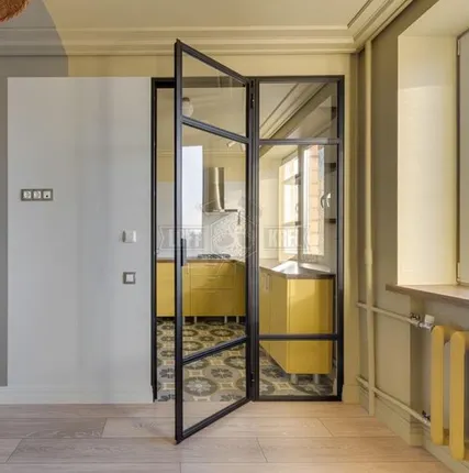 Фото №0 Лофт перегородка с распашной дверью.