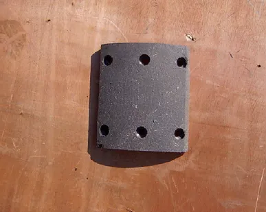 фото Накладка тормозная задняя с заклепками Yutong ZK6737D 3552-00214 14,5мм