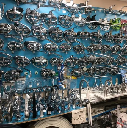 Фото №0 Смесители на ванну, кухню и тюльпан.