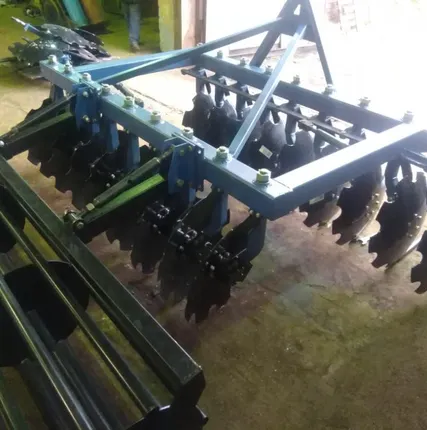 Фото №1 Борона дисковая БДН-2,4 с дисками на отдельных стойках с планчатым катком.