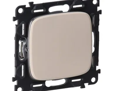 фото Механизм выключателя 1-кл. СП Valena Allure 10А IP20 250В 10AX с лиц. панелью безвинт. зажимы сл. кость Leg 752801