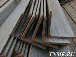 фото Уголок стальной равнополочный 75х75х8 мм С335 ГОСТ 8509-93