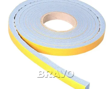 фото Пена и инструменты для монтажа дверей {product_title}