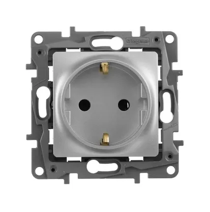Фото №0 Розетка 1-м СП Etika 16А IP20 250В 2P+E с заземл. немецк. стандарт винт. клеммы механизм алюм. Leg 672421