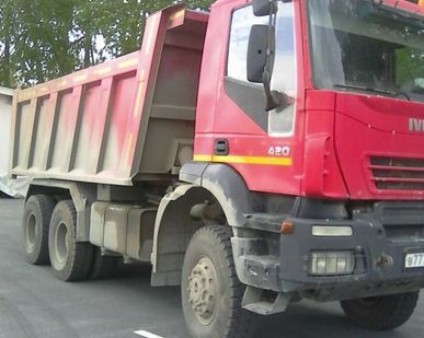 фото Услуги самосвала Iveco