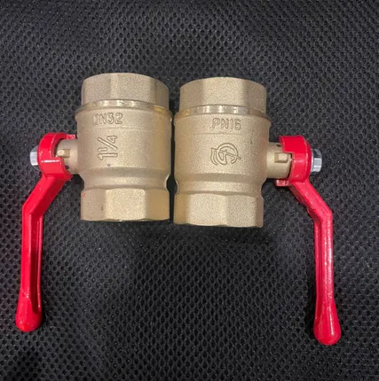 Фото №1 Краны шаровые, латунь Ст​андарт 220, ВР рычаг кр​асный ГАЛЛОП.