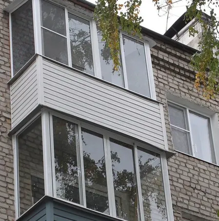 Фото №0 Установка крыши над балконом