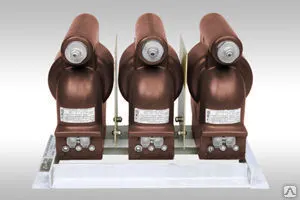 Фото №0 Трехфазная группа трансформаторов напряжения 3хЗНОЛ и 3хЗНОЛП для КРУ