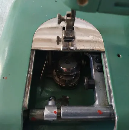 Фото №7 Швейная машинка Тула 1