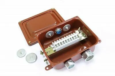 Фото №0 ЗЭТАРУС Коробка клеммная метал. для стальных труб 336*175*100 7вых. метал. (ККМА-20) У2 IP54 ЗЭТАРУС