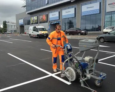 фото Нанесение дорожной разметки