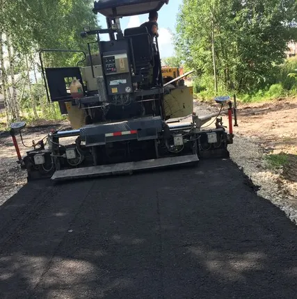 Фото №0 Устройство дорожного покрытия из гранитной крошки