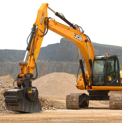 Фото №0 Экскаватор гусеничный JCB в аренду 26 тонн