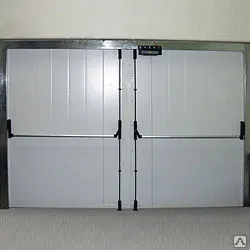 фото Противопожарные распашные ворота DoorHan