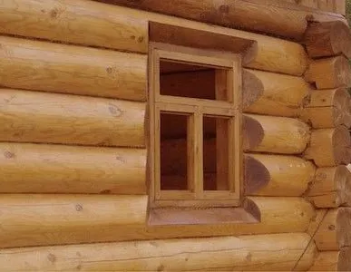 фото Окно деревянное в баню