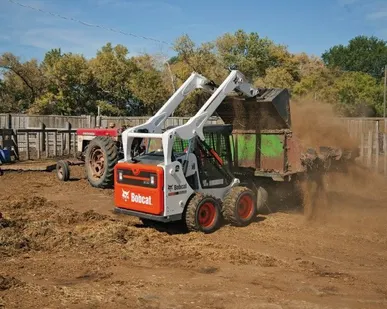 фото Аренда Bobcat C175 экскаватора-погрузчика