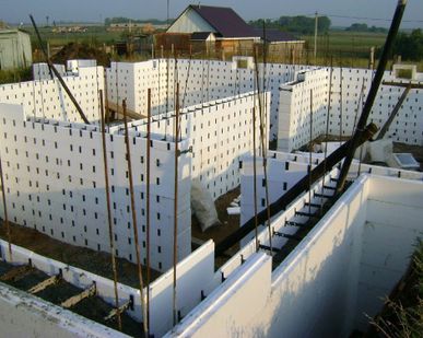 фото Опалубка бетон 200 мм, внутр. перегородка 40 мм, наруж. перегородка 100 мм