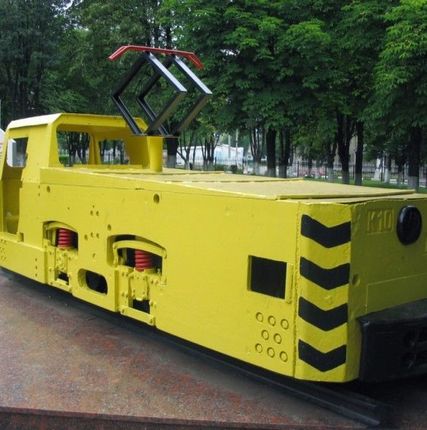 Фото №0 Электровоз контактный шахтный К-10