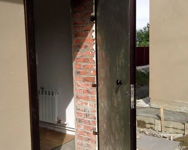 фото Входные уличные двери