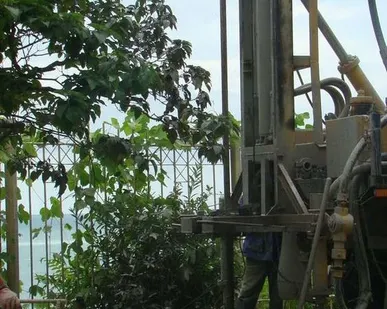 фото Бурим воду