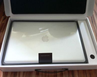 фото Ноутбук Apple MacBook Pro 13 "(Retina) dual-core Intel Core i5 2.4GHz