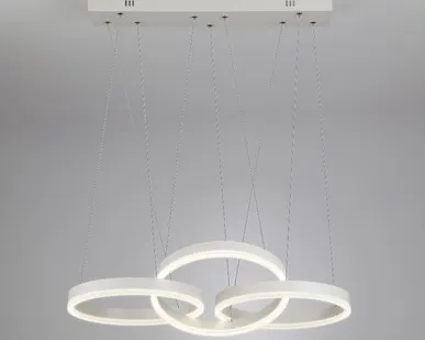 фото Светодиодный подвесной светильник 90070/3 белый