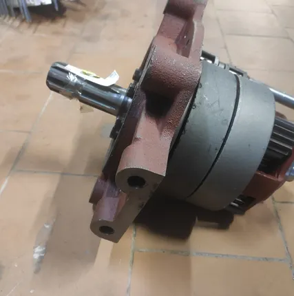 Фото №0 Крышка ВОМ 80-4202020