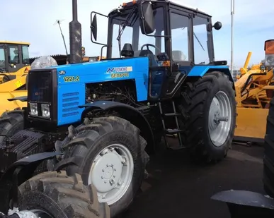 фото Трактор Беларус-1221.2