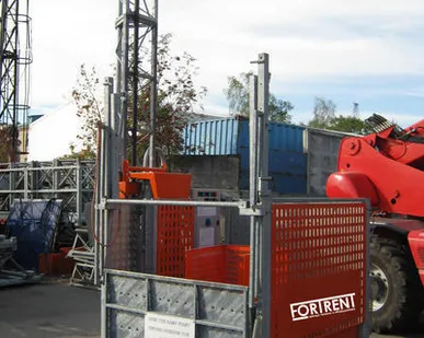 фото Аренда мачтового грузового подъемника HEK GL-500