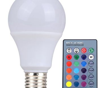фото Светодиодная лампа RGB с пультом дистанционного управления