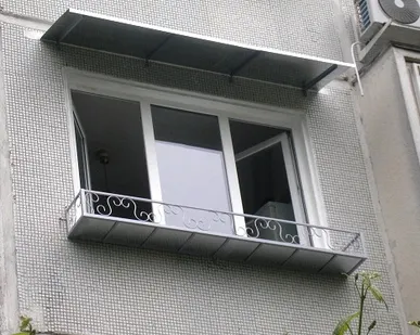 фото Козырьки (навесы), бельевые кронштейны, цветочницы