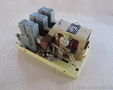 фото Контактор КМ 2352-18