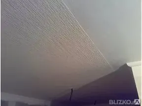 фото Поклейка потолка бумажными обоями