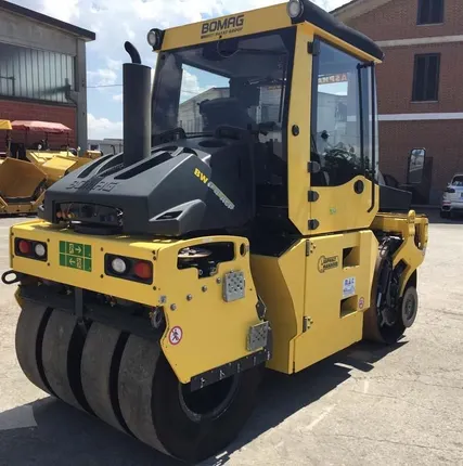 Фото №0 Аренда асфальтового катка