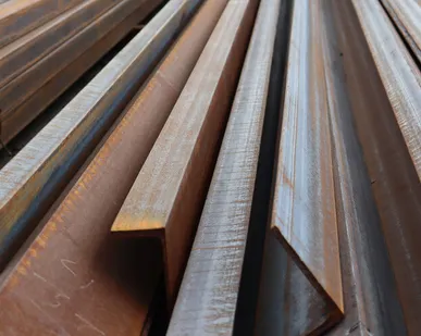 фото Уголок металлический 100х100