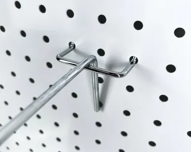 фото Крючок на перфорацию одинарный L=300мм d=4,8мм, шаг 50мм, хром