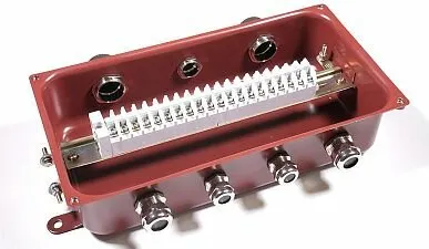 фото ЗЭТАРУС Коробка клеммная метал. 215*175*100 4ввод метал. IP65 УХЛ1,5 У614А ЗЭТАРУС zeta30321