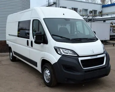 фото Грузопассажирский фургон Peugeot Boxer, 5 мест