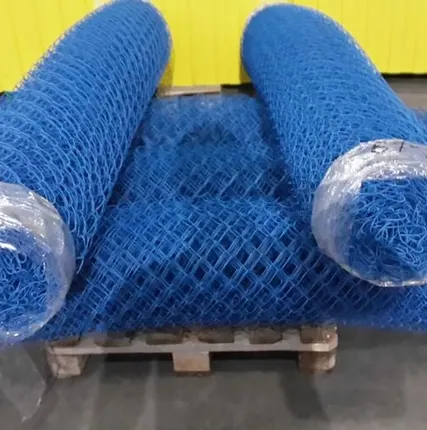 Фото №0 Сетка рабица с полимерным покрытием (ПВХ) 6x6x2 мм ГОСТ 5336-80