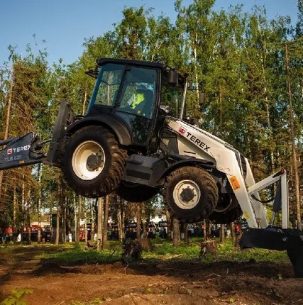 Фото №0 Экскаватор-погрузчик Terex 825