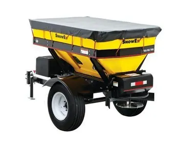фото Пескоразбрасыватель SnowEx прицепного типа
