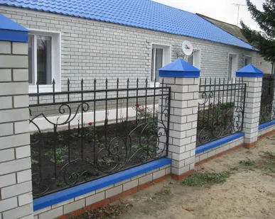 фото Забор кованый