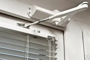 Фото №0 Установка и ремонт доводчика двери