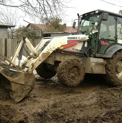 Фото №0 Аренда Экскаватор-Погрузчик TEREX-820. ГИДРОМОЛОТ. есть.