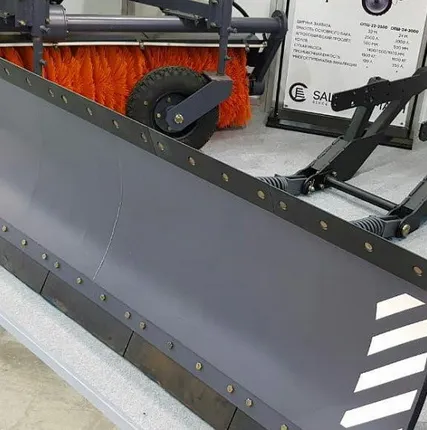 Фото №0 Коммунальный оборотный отвал КО-3 с двусторонней лопатой для тракторов МТЗ-80/82/1025