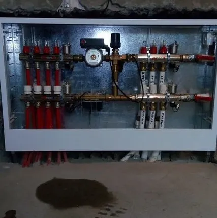 Фото №0 Установка водонагревателя с монтажом труб