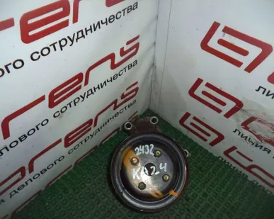 фото Помпа на Nissan Presage