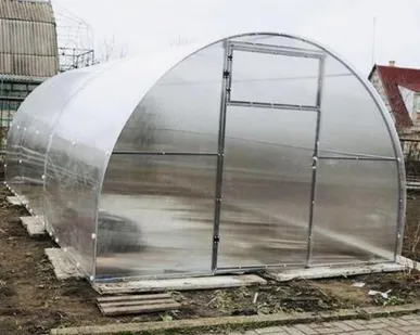 фото Производим теплицы из оцинкованного и металл. профиля.
